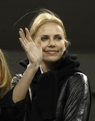 Charlize Theron pic #285954