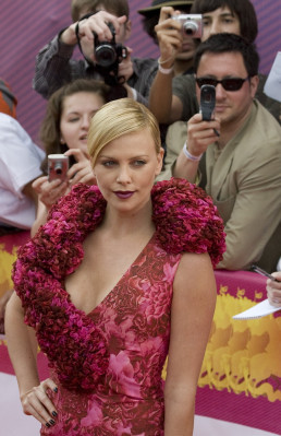 Charlize Theron pic #402253