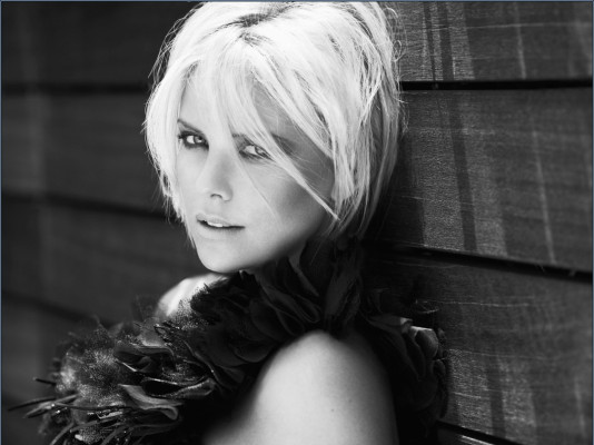 Charlize Theron pic #388784