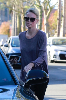 Charlize Theron pic #992984
