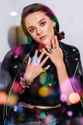 Charlotte Lawrence pic #1181617