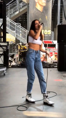 Charlotte Lawrence pic #1065229