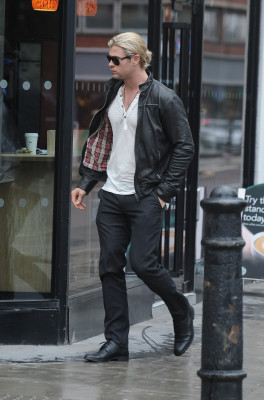 photo 6 in Chris Hemsworth gallery [id508684] 2012-07-11 00:00:00
