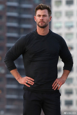 Chris Hemsworth pic #1194359