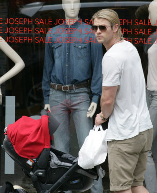 photo 3 in Chris Hemsworth gallery [id511722] 2012-07-18 00:00:00