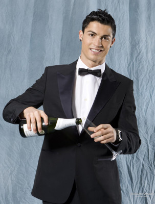 photo 7 in Cristiano Ronaldo gallery [id227747] 2010-01-19 00:00:00