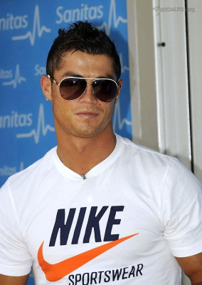 photo 5 in Cristiano Ronaldo gallery [id532358] 2012-09-16 00:00:00