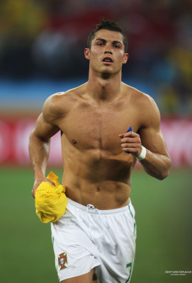 photo 18 in Cristiano Ronaldo gallery [id457113] 2012-03-09 00:00:00