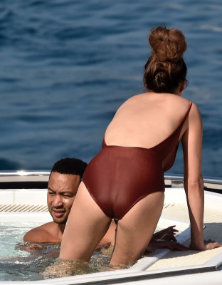Christine Teigen pic #1152440