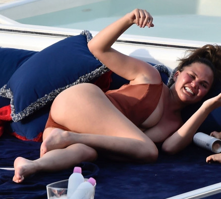Christine Teigen pic #1152439