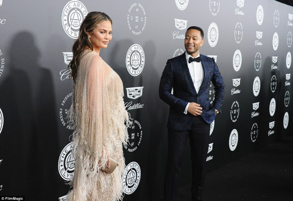 Christine Teigen pic #996166