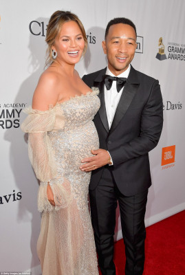 Christine Teigen pic #1003673
