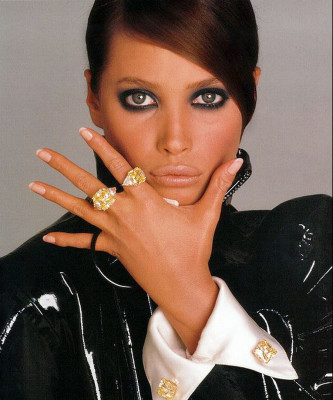 photo 16 in Christy Turlington gallery [id219497] 2009-12-24 00:00:00