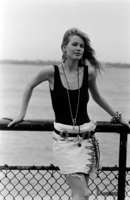 photo 15 in Claudia Schiffer gallery [id1367877] 2025-03-18 00:00:00