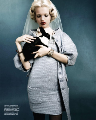 photo 3 in Daphne Groeneveld gallery [id511207] 2012-07-17 00:00:00
