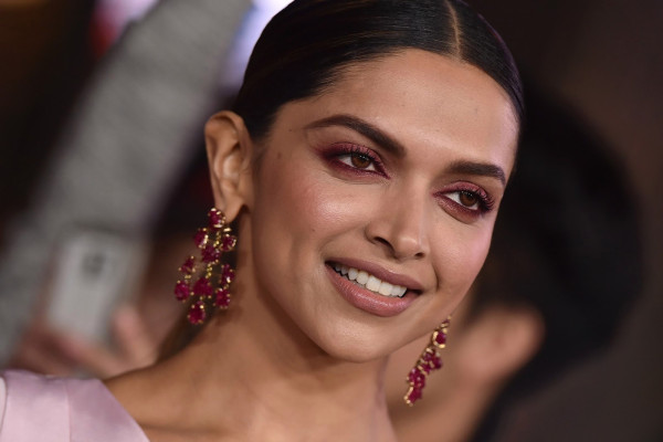 Deepika Padukone pic #908138