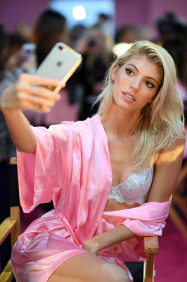 Devon Windsor pic #896161