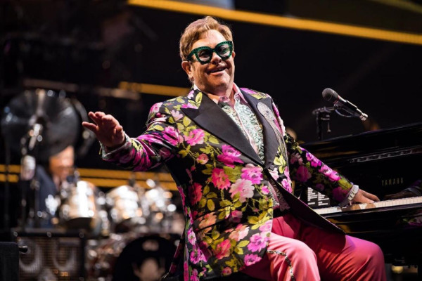photo 5 in Elton John gallery [id1316877] 2022-12-10 00:00:00