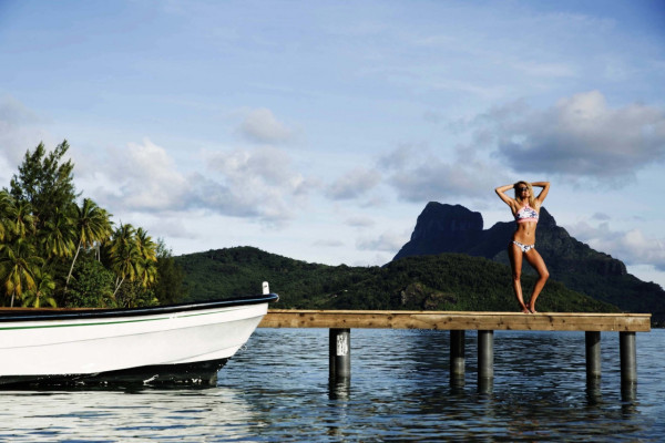 Elyse Knowles pic #878318