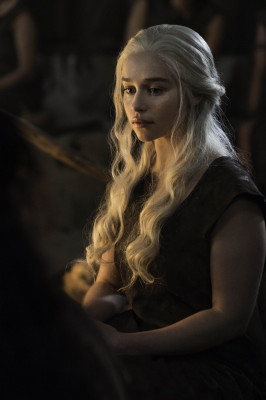 Emilia Clarke pic #854356
