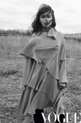 Emilia Clarke pic #948219