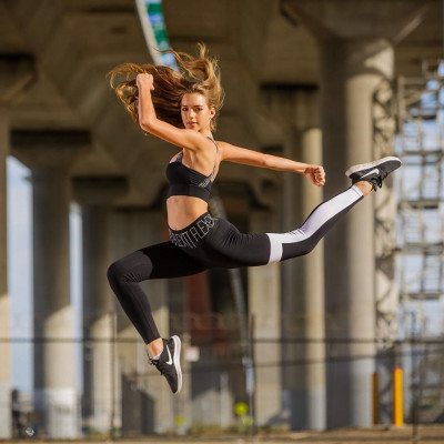 Emily Feld pic #1136726