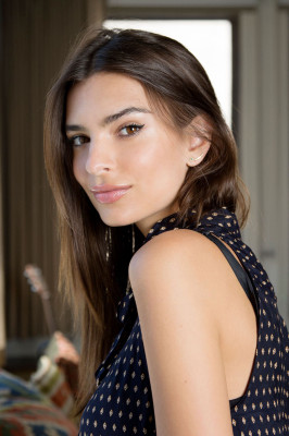 Emily Ratajkowski pic #794801