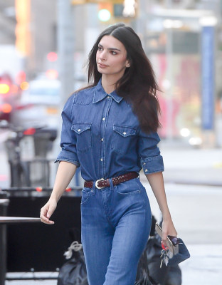 photo 3 in Ratajkowski gallery [id1281120] 2021-11-18 00:00:00