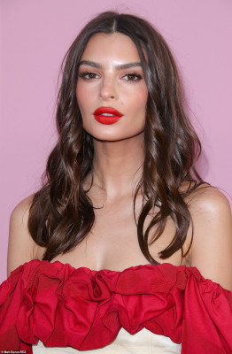 photo 27 in Emily Ratajkowski gallery [id1142463] 2019-06-04 00:00:00