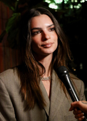 Emily Ratajkowski pic #1281095