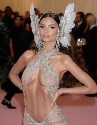 Emily Ratajkowski pic #1131007