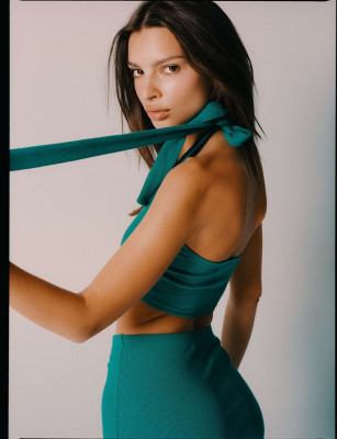 photo 23 in Emily Ratajkowski gallery [id1149328] 2019-07-04 00:00:00