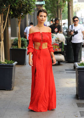 Emily Ratajkowski pic #868864