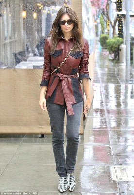 Emily Ratajkowski pic #1016818