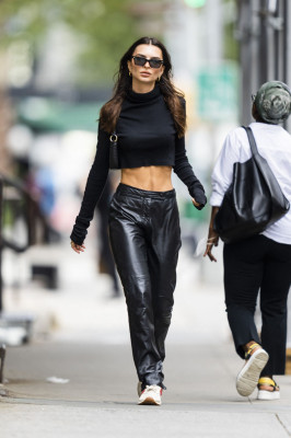 Emily Ratajkowski pic #1272625
