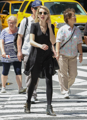 Emma Roberts pic #699710