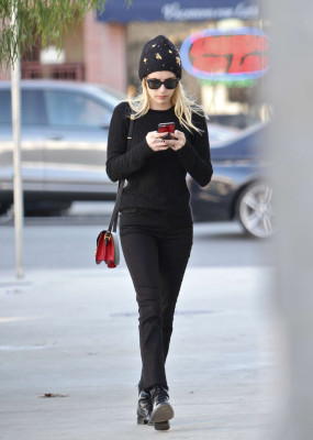 Emma Roberts pic #899059