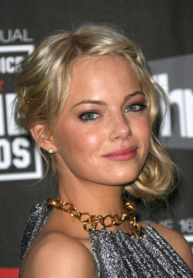 Emma Stone pic #330377