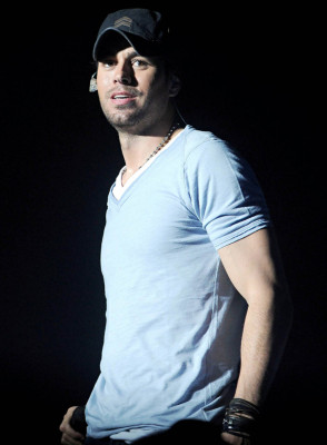 photo 4 in Enrique Iglesias gallery [id422847] 2011-11-22 00:00:00
