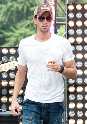 photo 7 in Enrique Iglesias gallery [id422844] 2011-11-22 00:00:00