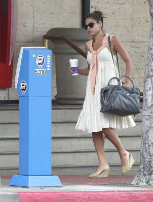 photo 11 in Eva Mendes gallery [id520284] 2012-08-08 00:00:00