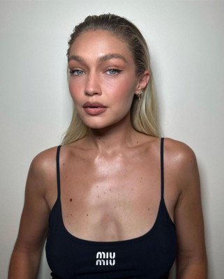 photo 24 in Gigi Hadid gallery [id1338410] 2023-12-11 00:00:00