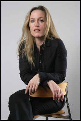 Gillian Anderson pic #630340