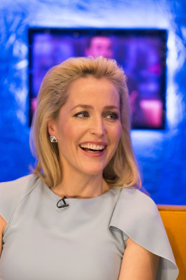 Gillian Anderson pic #840573