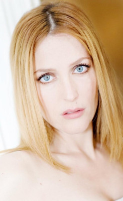 Gillian Anderson pic #104629