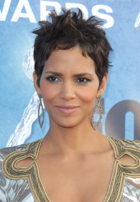 Halle Berry pic #353310