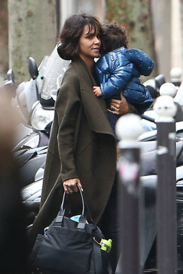 Halle Berry pic #750302