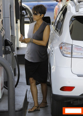 Halle Berry pic #614624