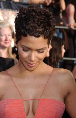 photo 3 in Halle Berry gallery [id2620] -0001-11-30 00:00:00