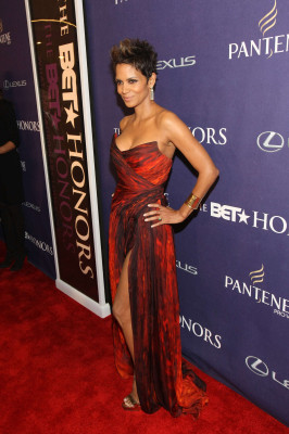 Halle Berry pic #885883